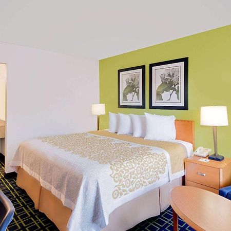 Days Inn By Wyndham Easton Exteriör bild