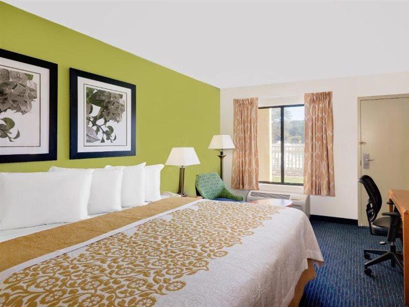 Days Inn By Wyndham Easton Exteriör bild