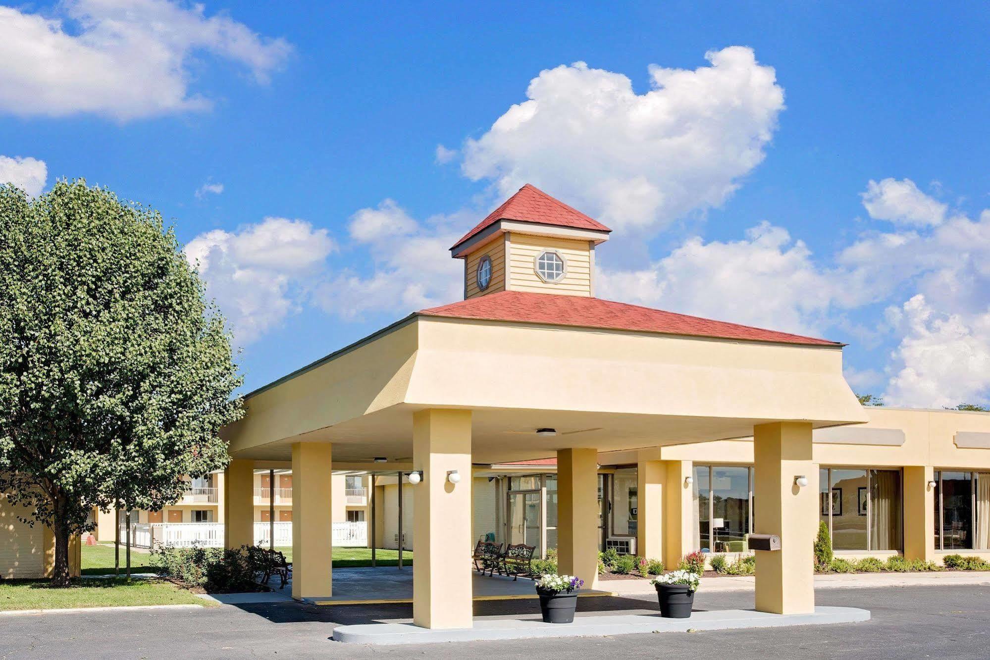 Days Inn By Wyndham Easton Exteriör bild